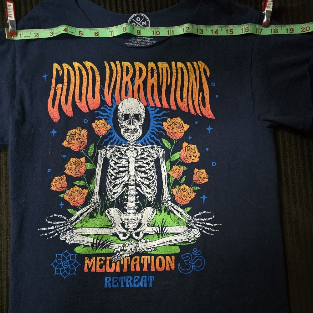 Good Vibrations Meditation Retreat Graphic Tee